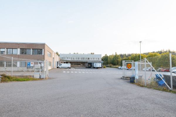 L&auml;ntinen teollisuuskatu 2, Espoo, 14183 m&sup2; varasto, toimisto