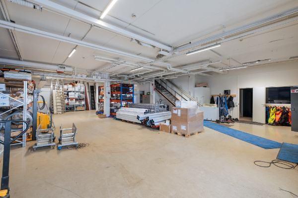 Juvankartanontie 15, Espoo, 1948 m&sup2; tuotanto, varasto, toimisto