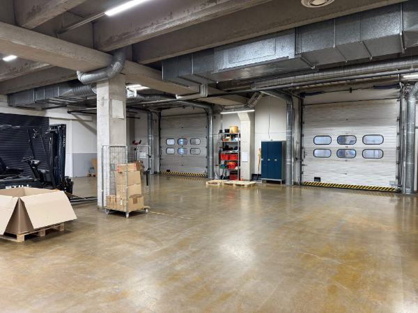 M&auml;nkimiehentie 4, Espoo, 7246 m&sup2; varasto, tuotanto, autotalli/-halli