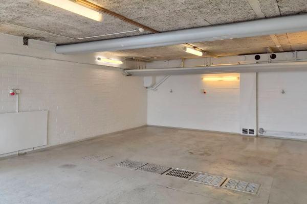 Hankasuontie 9, Helsinki, 137 m&sup2; varasto, tuotanto