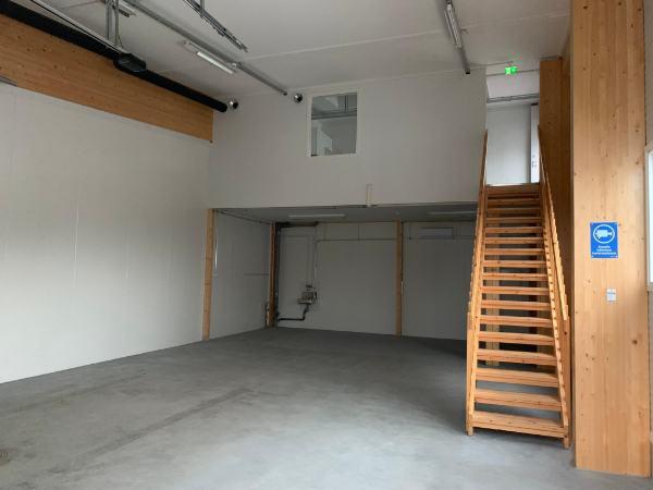 Koskelonkuja 1, Espoo, 98 m&sup2; tuotanto, varasto, autotalli/-halli